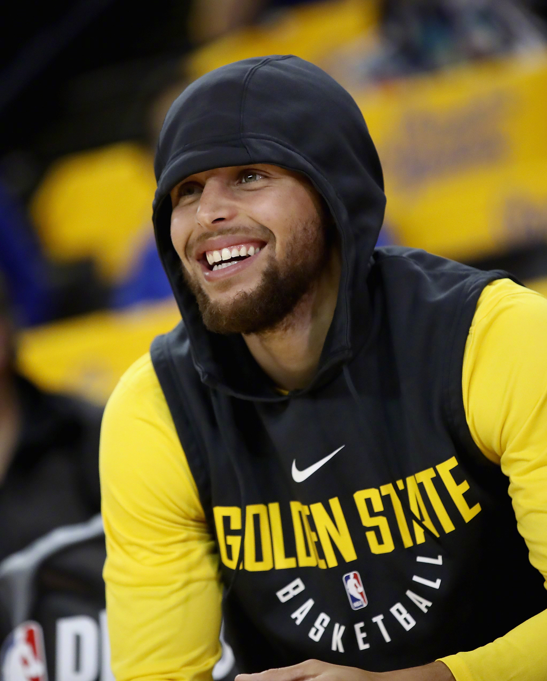 海港夺冠历程：上半程排第4，对BIG4仅取1分；下半程11胜2平2负（海港问鼎之路：前半程第4、对BIG4仅1分；后半程11胜2平2负）