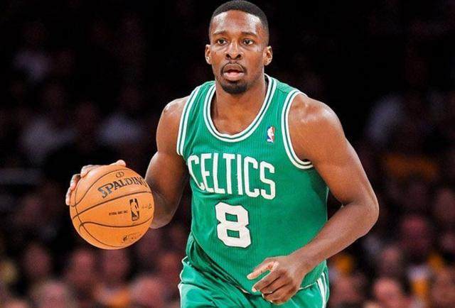 赛义德-马拉：表现不错的年轻球员被多家俱乐部关注是正常的（赛义德-马拉：年轻球员踢得出色，被多家俱乐部青睐很正常）