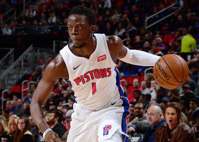 判若两队，武汉三镇前14轮5胜3平6负，后16轮1胜4平11负（反差悬殊：武汉三镇前14轮5胜3平6负，后16轮仅1胜4平11负）