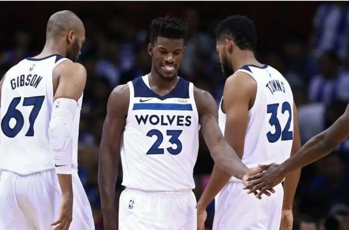 深圳新鹏城公告：向香港大埔火灾事故罹难者致以最深切的哀悼（深圳新鹏城发布声明：向香港大埔火灾遇难者表示沉痛哀悼）