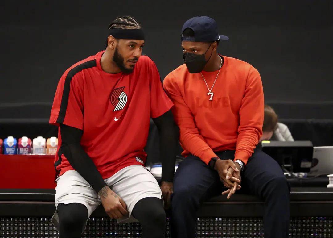 每体列足坛十大奇葩条款：博格坎普拒坐飞机；内马尔微笑条款（每体盘点足坛十大离奇条款：博格坎普拒飞、内马尔“微笑条款”在列）