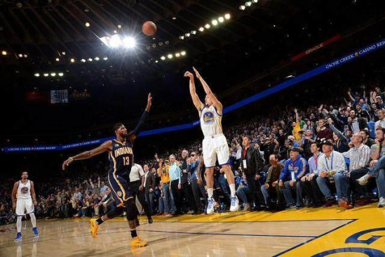 逆足双飞翼齐闪光！国米2500万先生3战逆袭，从水货逆袭球迷宠儿（逆足双翼同耀！国米2500万引援三战爆发，甩掉水货成球迷新宠）