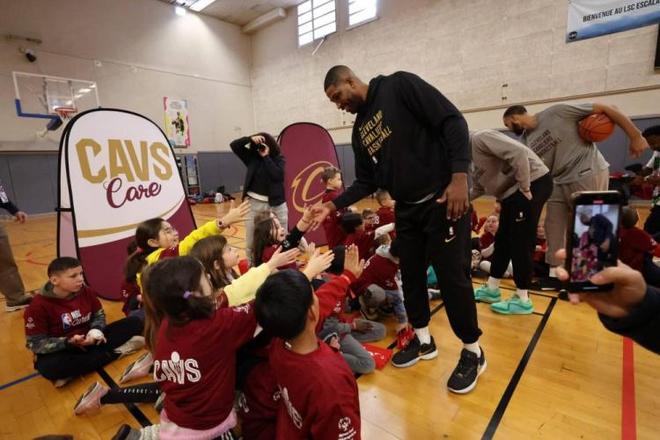 阿尔瓦雷斯马竞生涯欧冠进球数上双，成队史第三人（阿尔瓦雷斯欧冠为马竞进球上双，位列队史第三）