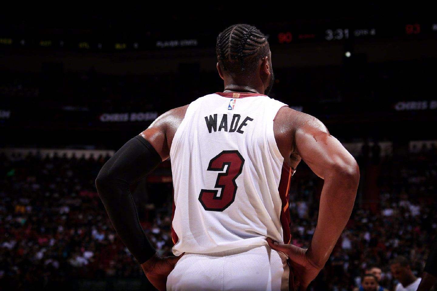 不退役！大威46岁高龄出战巡回赛（46岁大威继续征战巡回赛）